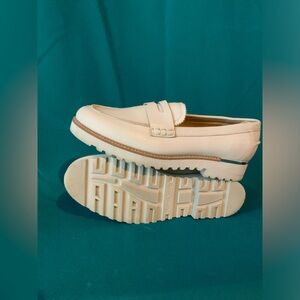 Franco Sarto, WOMENS’ FLATS, WHITE LEATHER WITH RUBBER SOLE, size 8, EUC